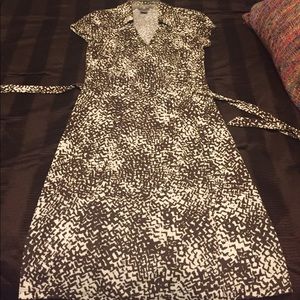 Petite Women's wrap dress (4P but can fit 2P-6P)