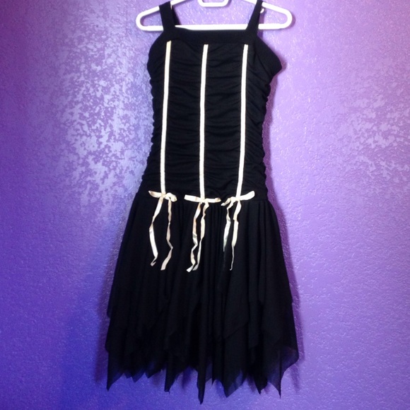 dress - Picture 1 of 3