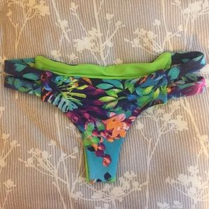 San Lorenzo | Tropical Cheeky Bottom