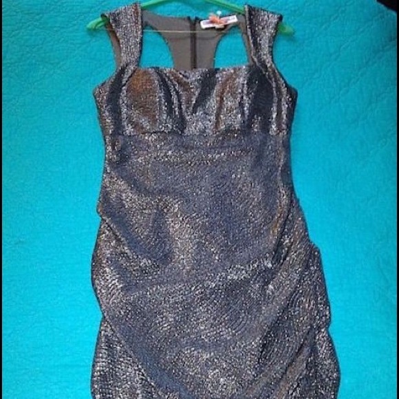 HAILEY LOGAN BY ADRIANNA PAPELL GRAY SEQUIN DRESS