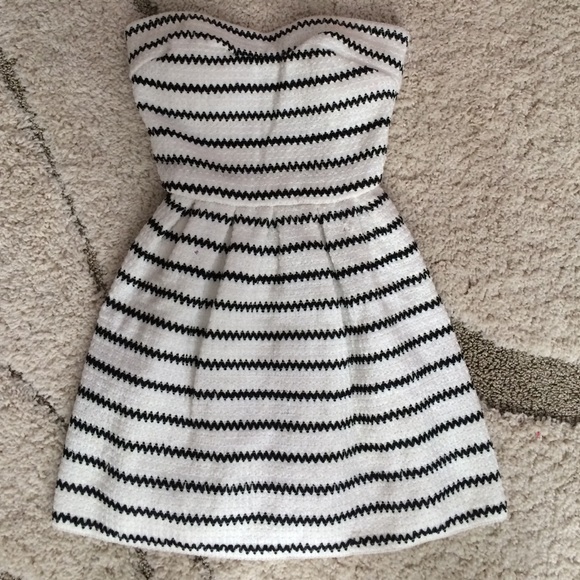 Dresses & Skirts - Dress