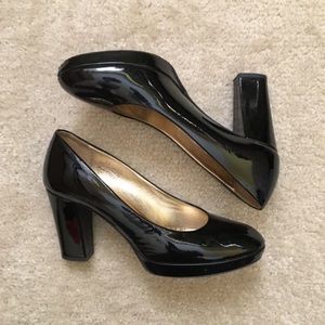 GUC Coach "Fern" Black Patent Leather Pumps