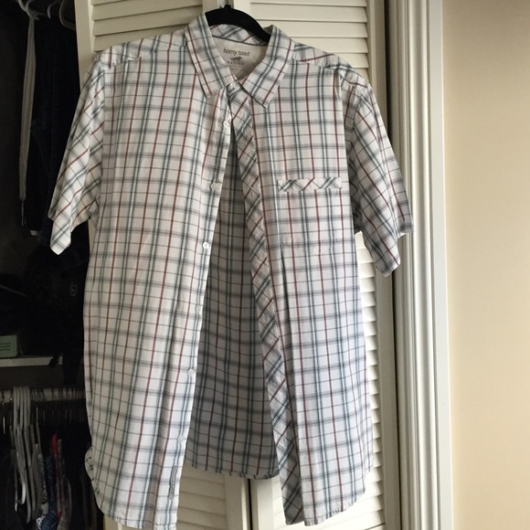 Plaid button down short sleeve shirt