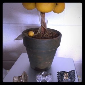 Bow rings stretchable