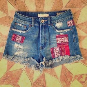 🌻Bullhead Shorts!🌻