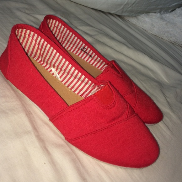 Red Wet Seal Flats