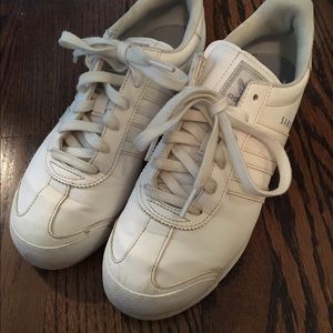 white vintage adidas Samoas
