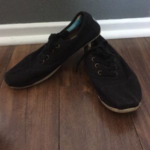 Toms lace ups