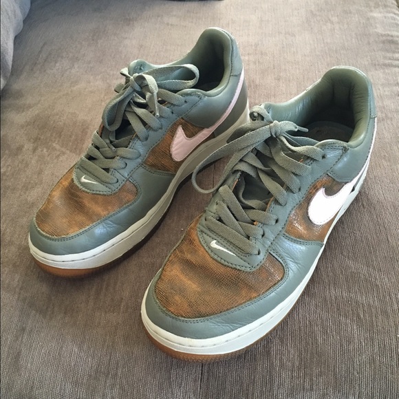 Nike Air Force 1 Premium Ladies Sneakers