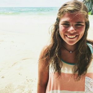 Meet your Posher, Alexis