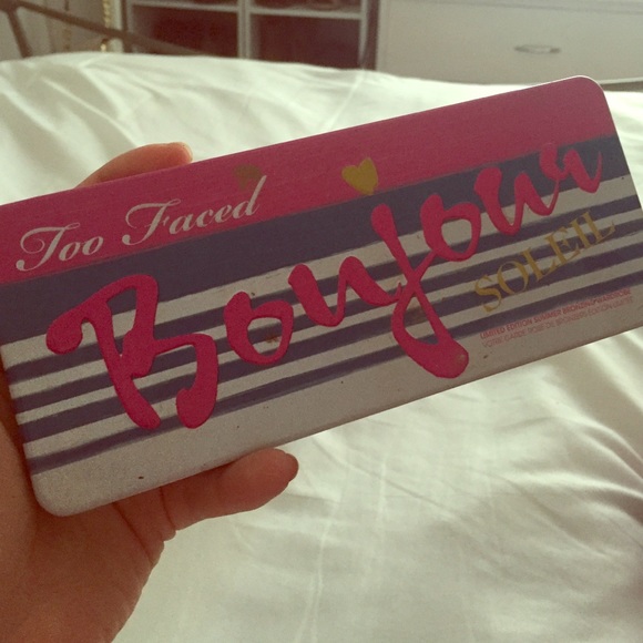 Too faced boujour soleil.