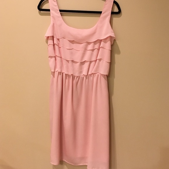 Elegant light pink scalloped dress