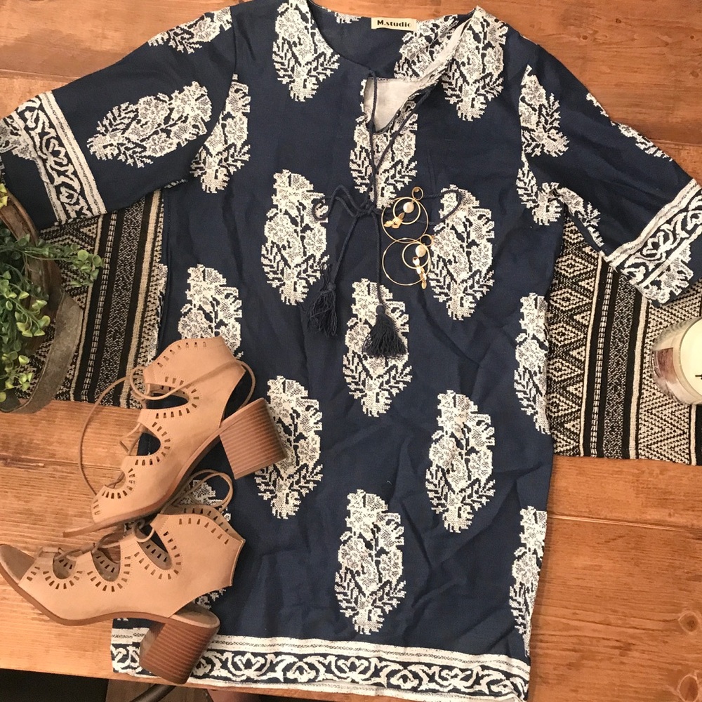 NWOT blue and white tunic