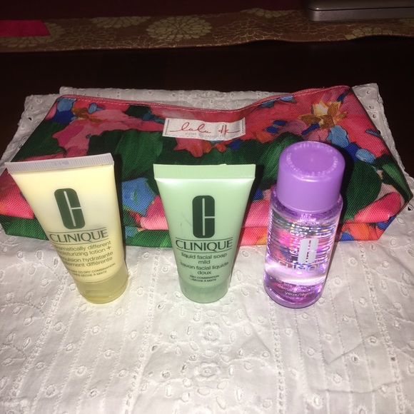 Clinique Bundle- including makeup bag and 3 items