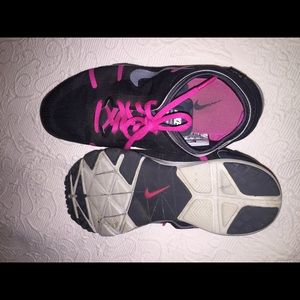 Used Nike Women's Lunar Element Sneaker