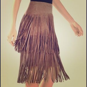 BCBG MaxAzria Suede Fringe Skirt Sz. 2 NWT ❣❣❣