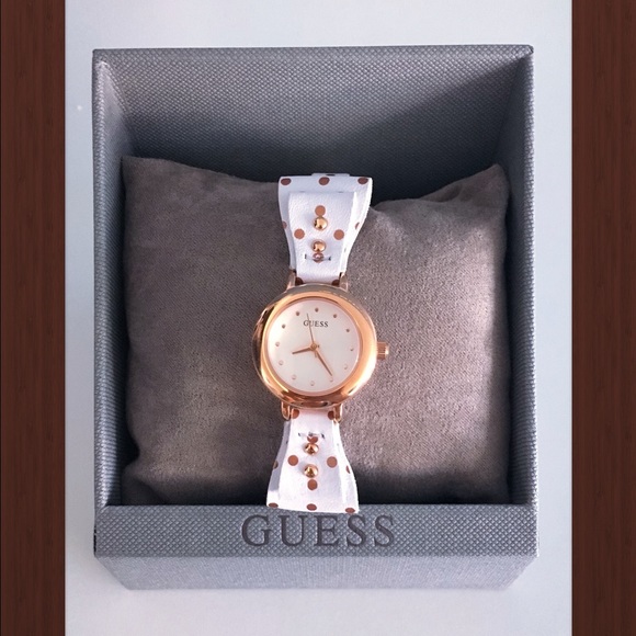 ✨🎀NWT GUESS BOW WATCH🎀✨ - Picture 2 of 3