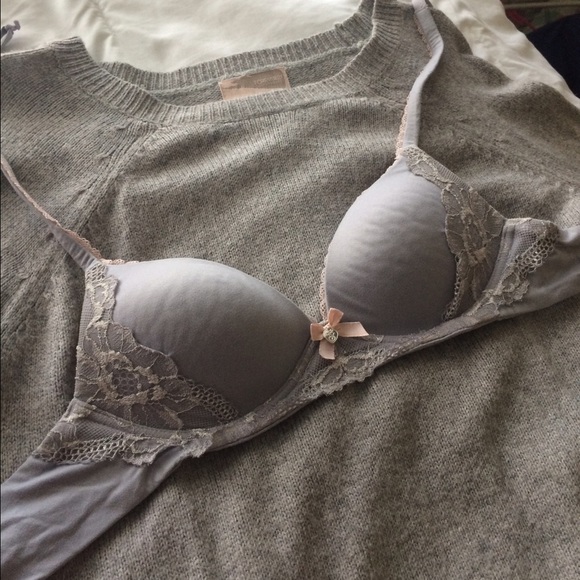 BODY BY VICTORIA'S SECRET BRA - Picture 2 of 4