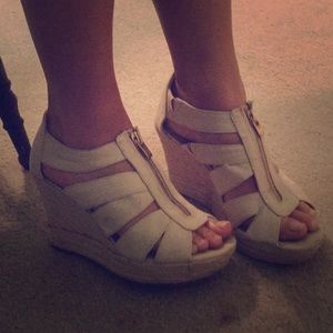 Perfect summer wedge!!!