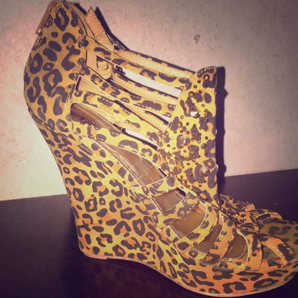 Leopard wedges😍
