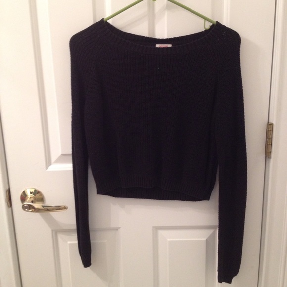 2 fashionable sweaters