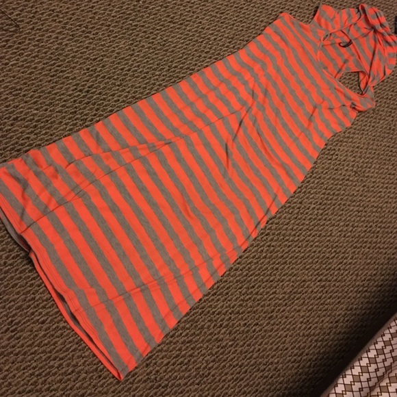 Maxi dress with hood