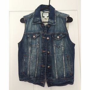 Jean Jacket for SALE🌼