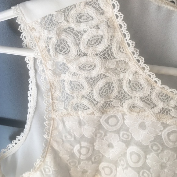 Beautiful Lacey Creme Colored Sleeveless Blouse!!! - Picture 2 of 3