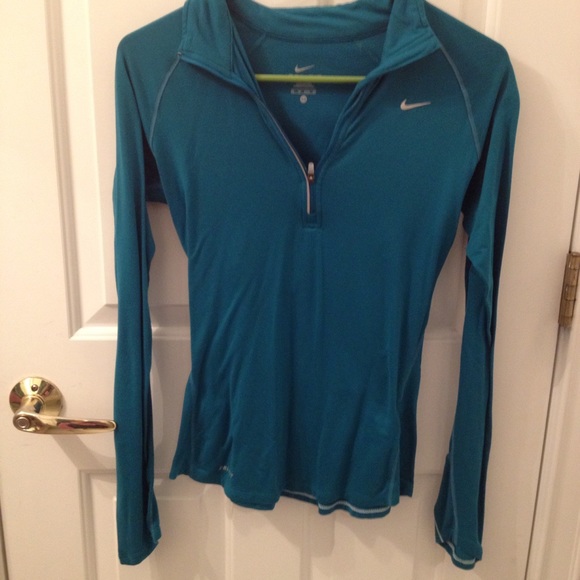 Nike dry-fit long quarter zip
