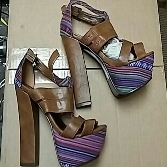 Shoes - Picture 4 of 4