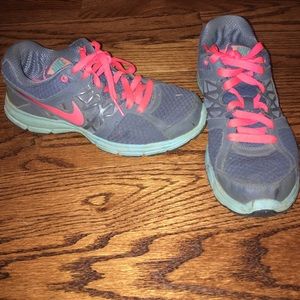 Nike tennis shoes