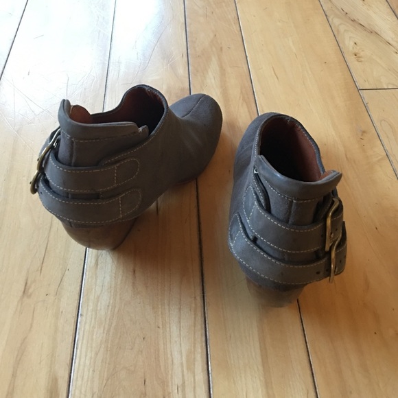 Ankle booties - Picture 2 of 4