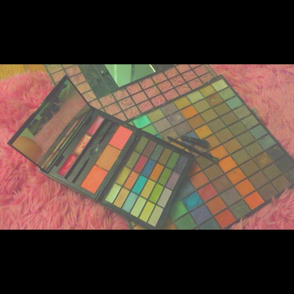 ELF 100 eyeshadow palette, Claire's eyeshadow kit.
