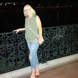 Meet your Posher, Lorie