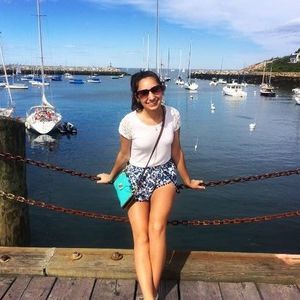 Meet your Posher, Felicia