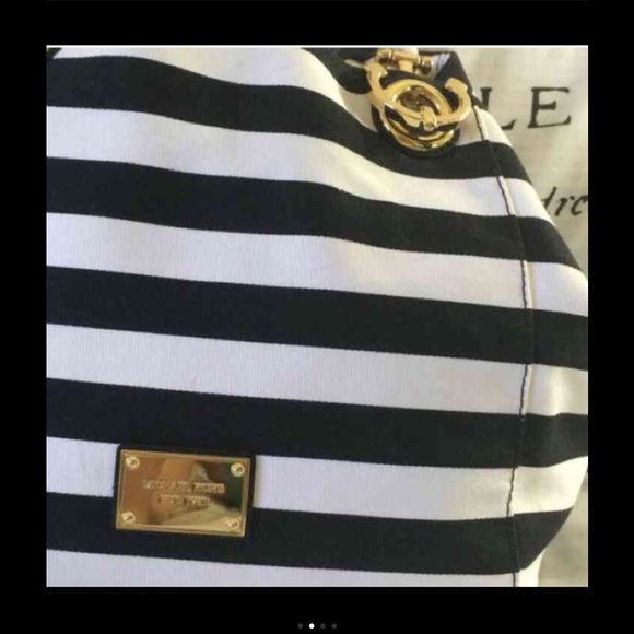 Michael Kors Marina Nautical handbag - Picture 2 of 4