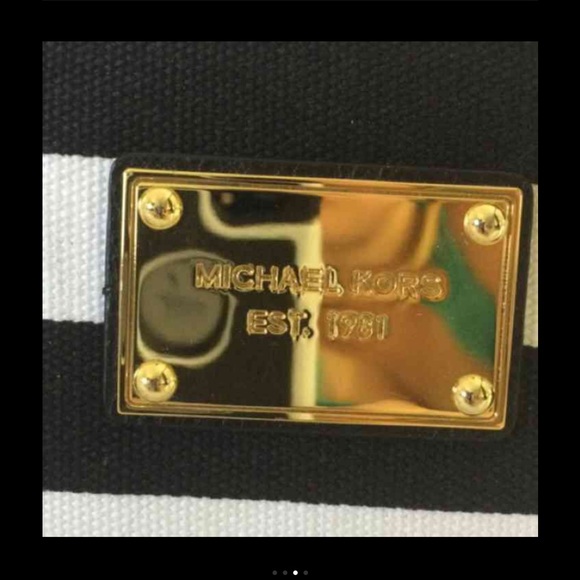 Michael Kors Marina Nautical handbag - Picture 3 of 4