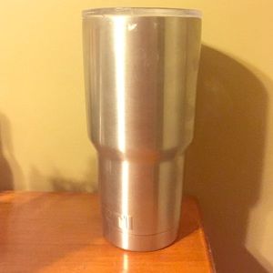 30 fl oz YETI tumbler