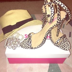 New in box high heeled sandals