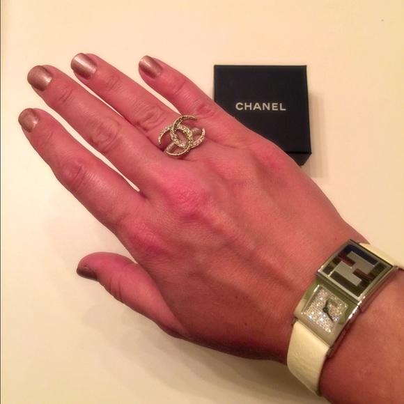 Sold on eBay. CHANEL 2015 Cruise Dubai - Picture 2 of 4