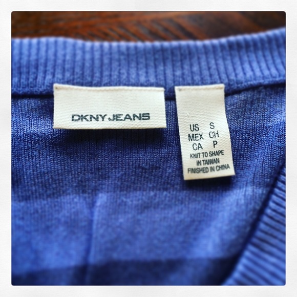 ✳️ 🎉Host Pick🎉 DKNY Sweater - Picture 2 of 4