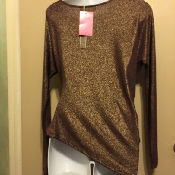 Blush Boutique ya Bronze glitter Top - Picture 3 of 3