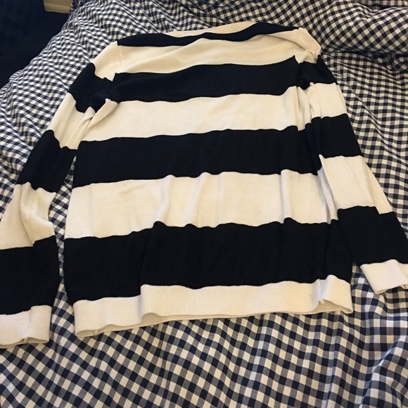 Black & white sweater - Picture 1 of 2