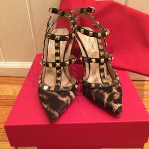 SOLD!!! Valentino rockstuds size 36.5