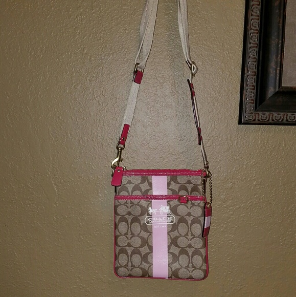 coach crossbody - Picture 2 of 3