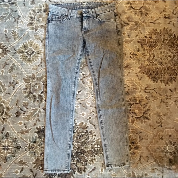 7 for All Mankind jeans - Picture 2 of 3