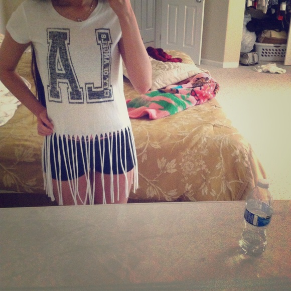City of angles white fringed crop top - Picture 1 of 2