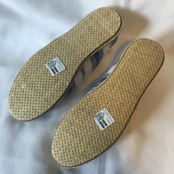 SOLD!!!- TOMS CLASSIC ALPARGATAS - Picture 3 of 4