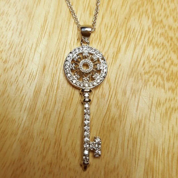 Sterling silver .925 key pendant necklace - Picture 1 of 3