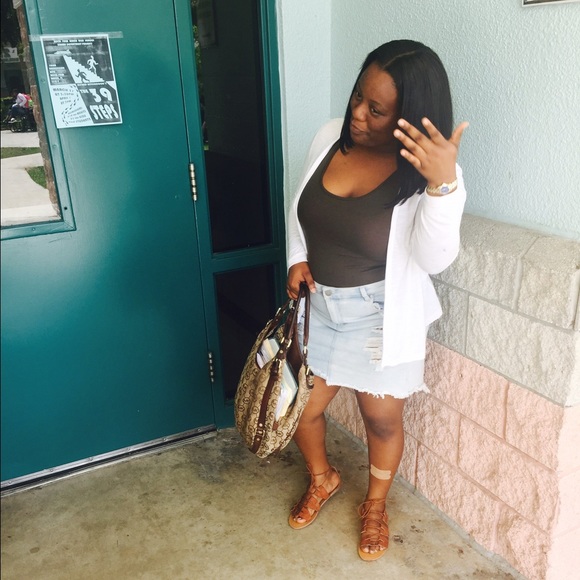 Meet your Posher, Nesha - Picture 1 of 1